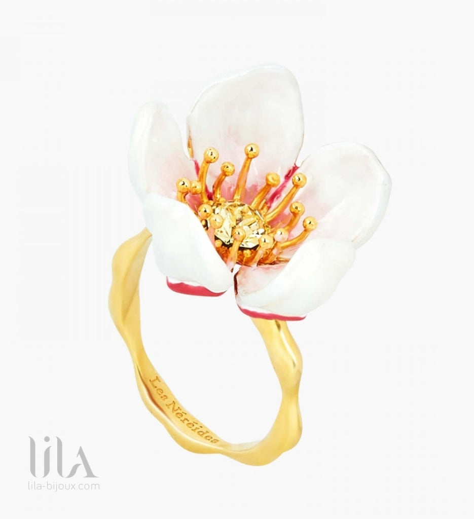 Bague ajustable fleur blanche du japon et p tale by Les N r ides